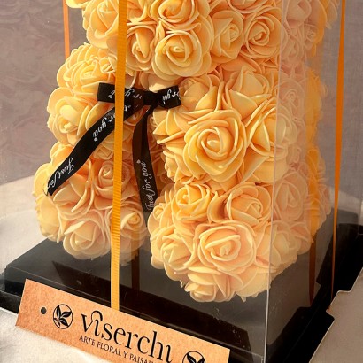 Oso de flores de foam naranja de floristería Viserchi en Madrid