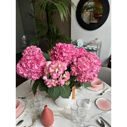 Comprar hortensia rosa de floristería Viserchi en Arganzuela, Madrid. Envíos a Madrid desde 10€. Jarrón no incluido