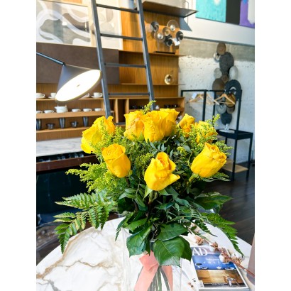 Comprar ramo de 12 rosas amarillas de floristería Viserchi, floristería en Arganzuela, Madrid