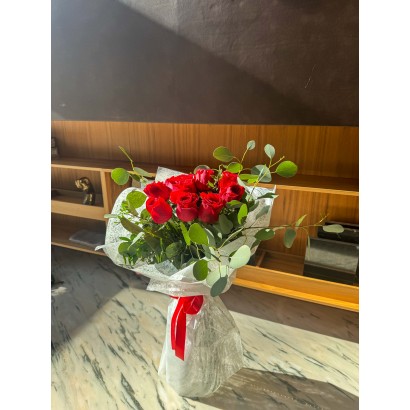 RAMO DE 12 ROSAS SAN VALENTÍN